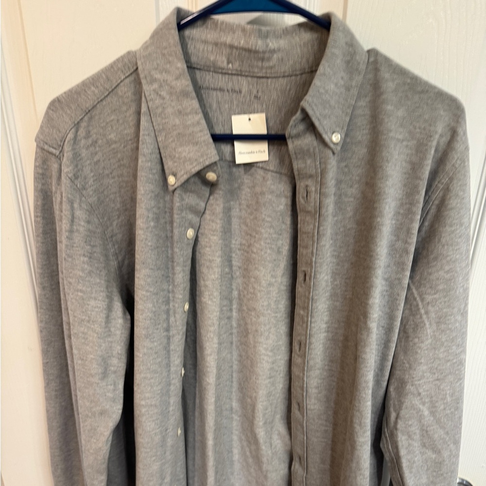 Abercrombie & Fitch Gray Casual Button Down Shirt